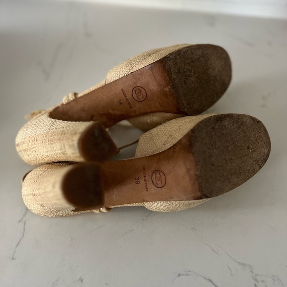 Chanel Gold Toe Interlocking C Raffia Sling Back Pumps Size 38 US Sz 8 - Picture 6 of 6